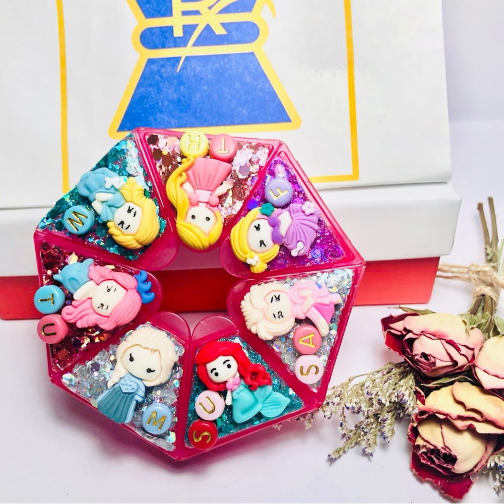 Handmade | Pink Glitter Princesses, 7-Sided Round Pill Case - Picture 4 of 8